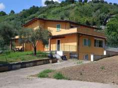 Foto Villetta bifamiliare in vendita a Carrara 200 mq  Rif: 1157793