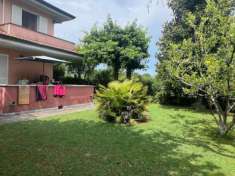 Foto Villetta bifamiliare in vendita a Marina di Massa - Massa 180 mq  Rif: 1337237