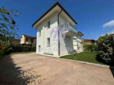 Foto Villetta bifamiliare in vendita a Tonfano - Pietrasanta 237 mq  Rif: 1273405