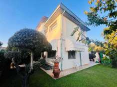 Foto Villetta bifamiliare in vendita a Torre Del Lago Puccini - Viareggio 140 mq  Rif: 1294613