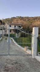 Foto Villetta con terreno ed uliveto