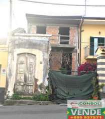 Foto Villetta in fase di costruzione a Fiumefreddo