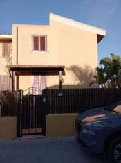 Foto VILLETTA INDIP. DI MQ.175 SU DUE ELEVAZ.CON GIARDINO DI MQ.80 +GARAGE