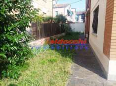 Foto VILLETTA INDIPENDENTE COMPOSTA DA 2 APPARTAMENTI INDIPENDENTI CON GIARDINO