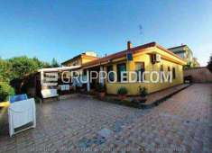 Foto Villetta schiera in Vendita, 6,5 Locali, 156 mq, Crotone