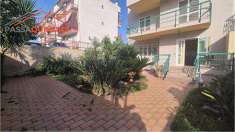 Foto Villetta schiera in Vendita, 6 Locali, 200 mq, Capurso