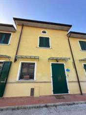Foto Villetta schiera in Vendita, pi di 6 Locali, 120 mq, Seravezza
