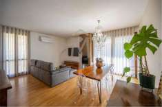 Foto Villetta schiera in Vendita, pi di 6 Locali, 142 mq, Albinea (B