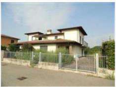Foto Villetta schiera in Vendita, pi di 6 Locali, 163,88 mq, Turano