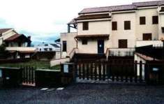Foto Villetta schiera in Vendita, pi di 6 Locali, 369 mq, Rende
