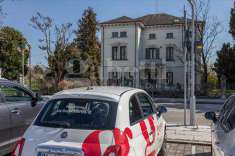 Foto Villetta Trifamiliare in Vendita, pi di 6 Locali, 460 mq (Prata