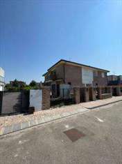 Foto Villino in Vendita, 3 Locali, 2 Camere, 145 mq (CARPI CENTRO)