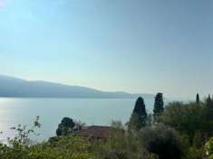 Foto Vista da Cartolina ? Bilocale con Piscina sul Lago di Garda