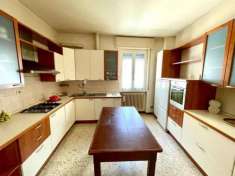 Foto vo109 - ampio trilocale arredato ed indipendete box, cantina e soffitta
