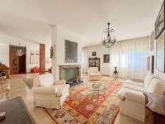 Foto ZONA LICEO CLASSICO � Ampio appartamento di rappresentanza con garage