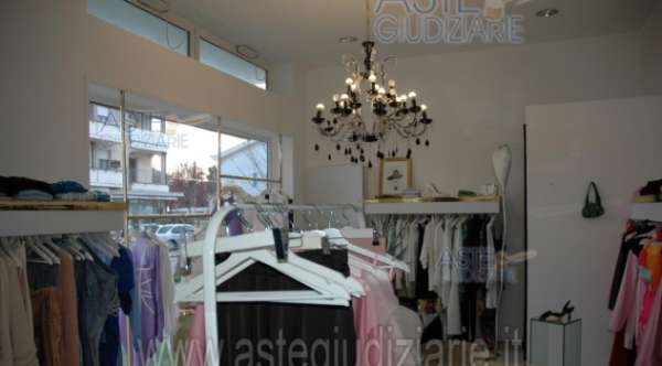Foto 1 Vetrina in vendita a Riccione