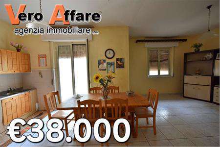 Foto 4 o pi� Locali in Vendita, 5 Locali, 130 mq, Favara (LUNA)