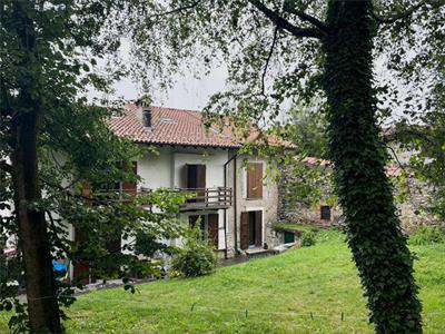 Foto 4 o pi� Locali in Vendita, 6 Locali, 100 mq, Cunardo
