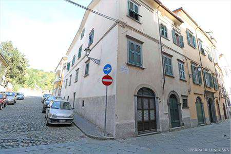 Foto 4 o pi� Locali in Vendita, 6 Locali, 110 mq, Pontremoli