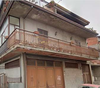 Foto 4 o pi� Locali in Vendita, pi� di 6 Locali, 127 mq, Belpasso