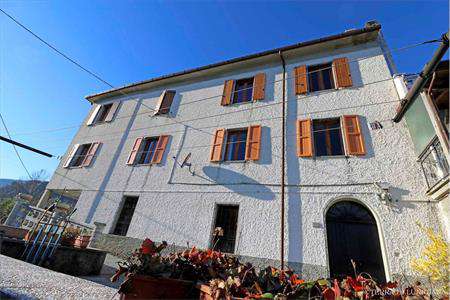 Foto 4 o pi� Locali in Vendita, pi� di 6 Locali, 145 mq, Mulazzo