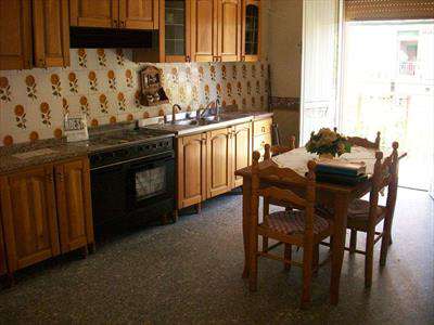 Foto 4 o pi� Locali in Vendita, pi� di 6 Locali, 160 mq, Favara