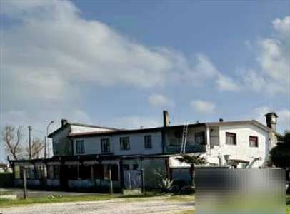 Foto 4 o pi� Locali in Vendita, pi� di 6 Locali, 223 mq, Taglio di Po