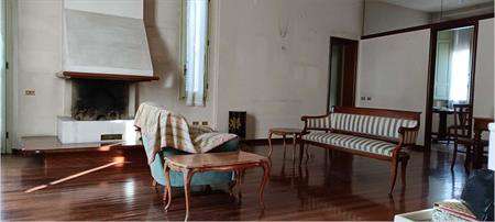 Foto 4 o pi� Locali in Vendita, pi� di 6 Locali, 285 mq, Forl� (Centr