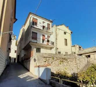 Foto 4 o pi� Locali in Vendita, pi� di 6 Locali, 285 mq, Piovene Rocc