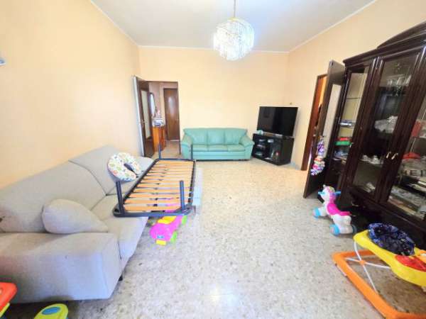 Foto 4 vani con cantina