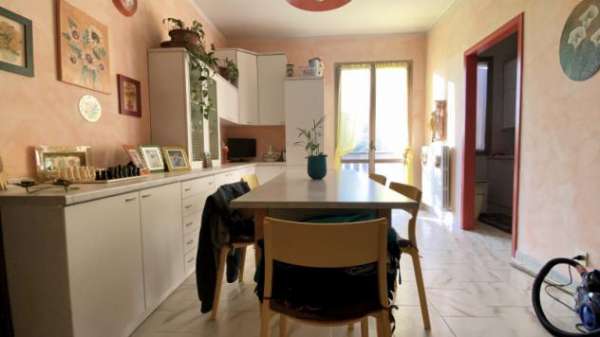 Foto A657. SOLIERA. PORZIONE DI CASA CON AMPIO GIARDINO PRIVATO.