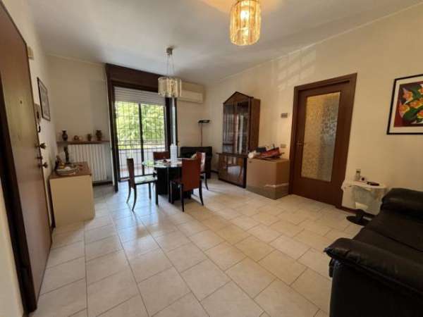Foto A719. SOLIERA. APPARTAMENTO CON DUE CAMERE E DUE BAGNI.