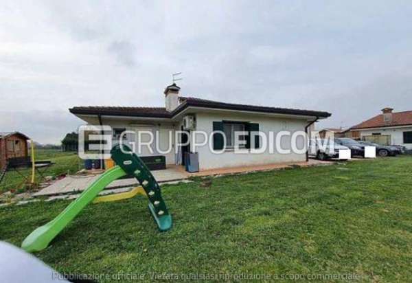 Foto Abitazione di tipo civile di 142 mq  in vendita a Pordenone - Rif. 4502049