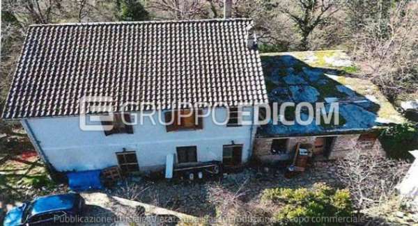 Foto Abitazione di tipo civile di 176 mq  in vendita a Terni - Rif. 4509608