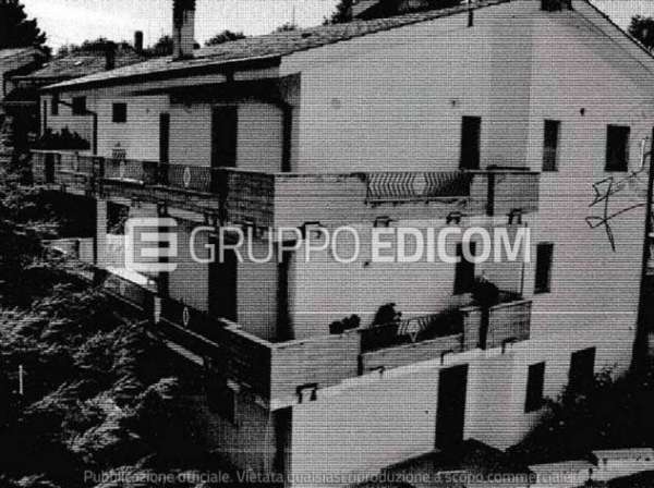Foto Abitazione di tipo civile di 447 mq  in vendita a Cosenza - Rif. 4499189