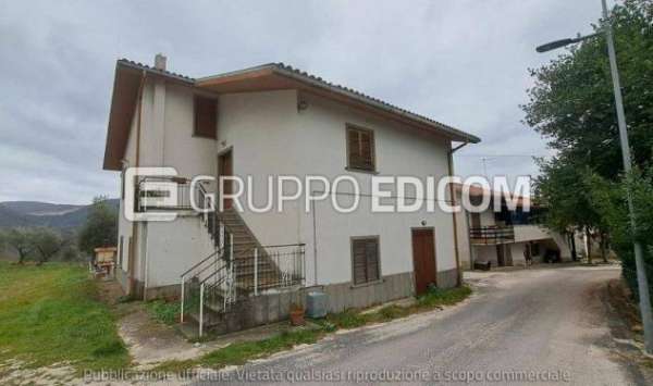 Foto Abitazione di tipo civile di 86 mq  in vendita a Rieti - Rif. 4504864