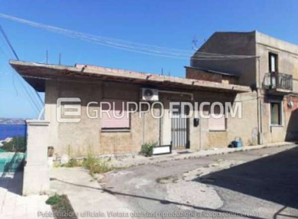 Foto Abitazione di tipo economico di 100 mq  in vendita a Villa San Giovanni - Rif. 4507041
