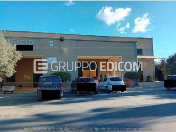 Foto Abitazione di tipo economico di 155 mq  in vendita a Locri - Rif. 4504755