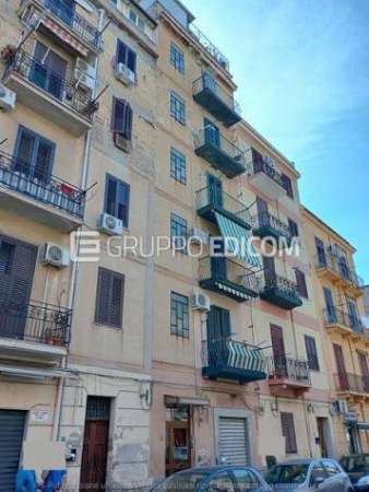 Foto Abitazione di tipo popolare di 125 mq  in vendita a Palermo - Rif. 4503106
