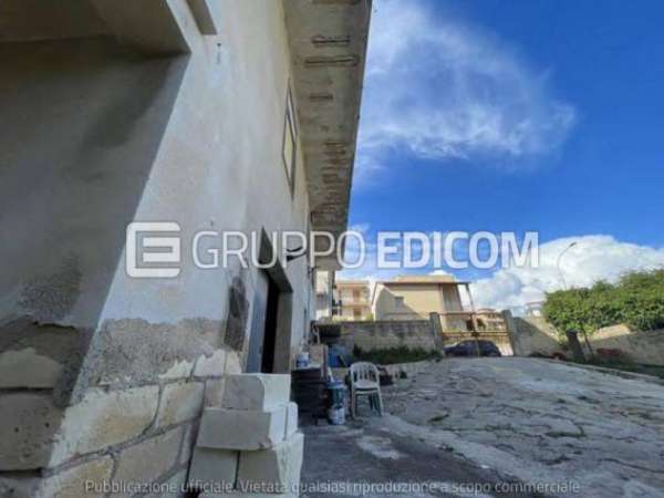 Foto Abitazione di tipo popolare di 153 mq  in vendita a Noto - Rif. 4515615