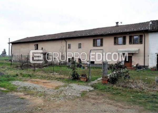 Foto Abitazione di tipo popolare di 240 mq  in vendita a Alessandria - Rif. 4506229