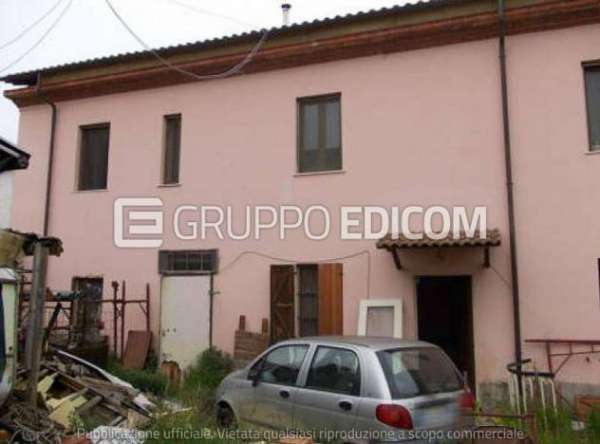Foto Abitazione di tipo popolare di 254 mq  in vendita a Alessandria - Rif. 4502770