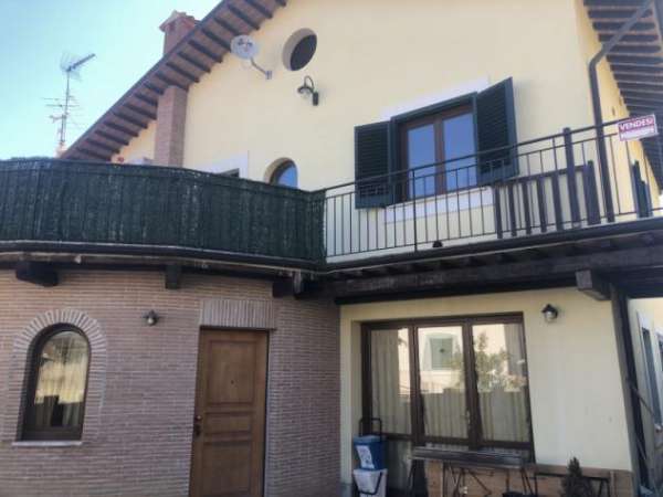 Foto ABITAZIONE PIANO TERRA CON GIARDINO E INGRESSO INDIPENDENTE