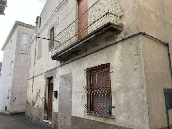 Foto ABITAZIONE SEMI INDIPENDENTE SU DUE LIVELLI
