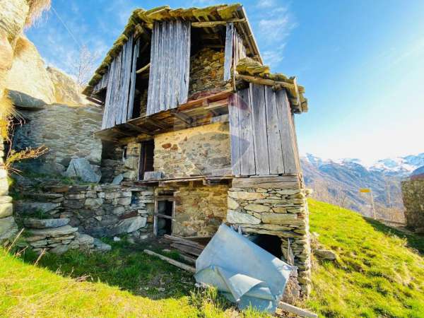 Foto Abitazione tipica in vendita a Fontainemore