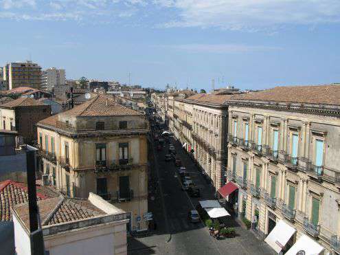 Foto Acireale centro,via Umberto pallazzetto singolo