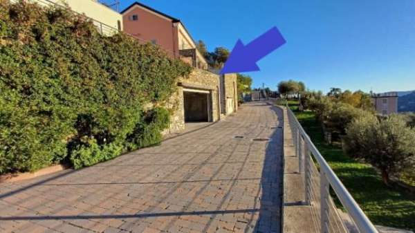 Foto Alassio box di 65 mq
