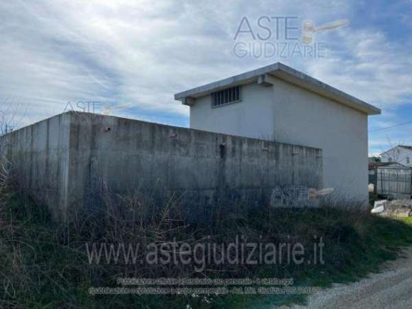 Foto ALTRO-ALTRA CATEGORIA-Via pignatara, 65010 cappelle sul tavo pe, italia