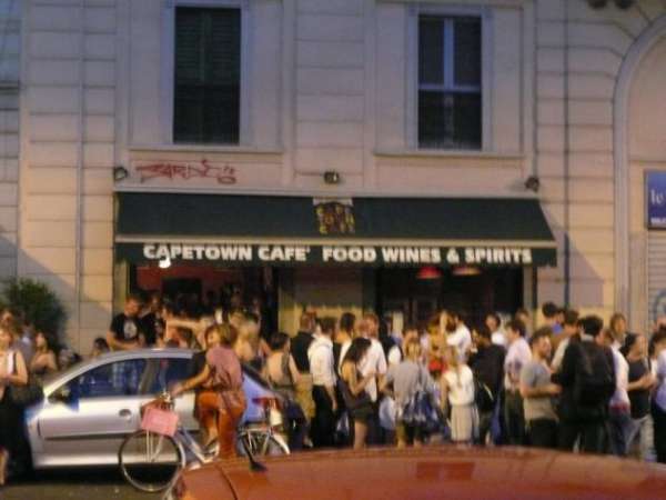 Foto AMERICAN BAR ALLA MILANESENEL CUORE DI MILANO  NELLA ZONA DEI NAVIGLI  ADATTO
