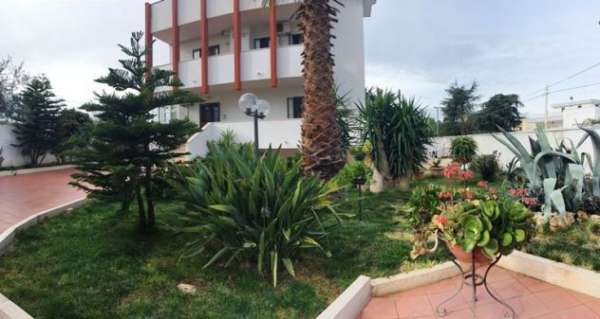 Foto AMPIA VILLA CON GIARDINO PRIVATO VIA VELA BARI